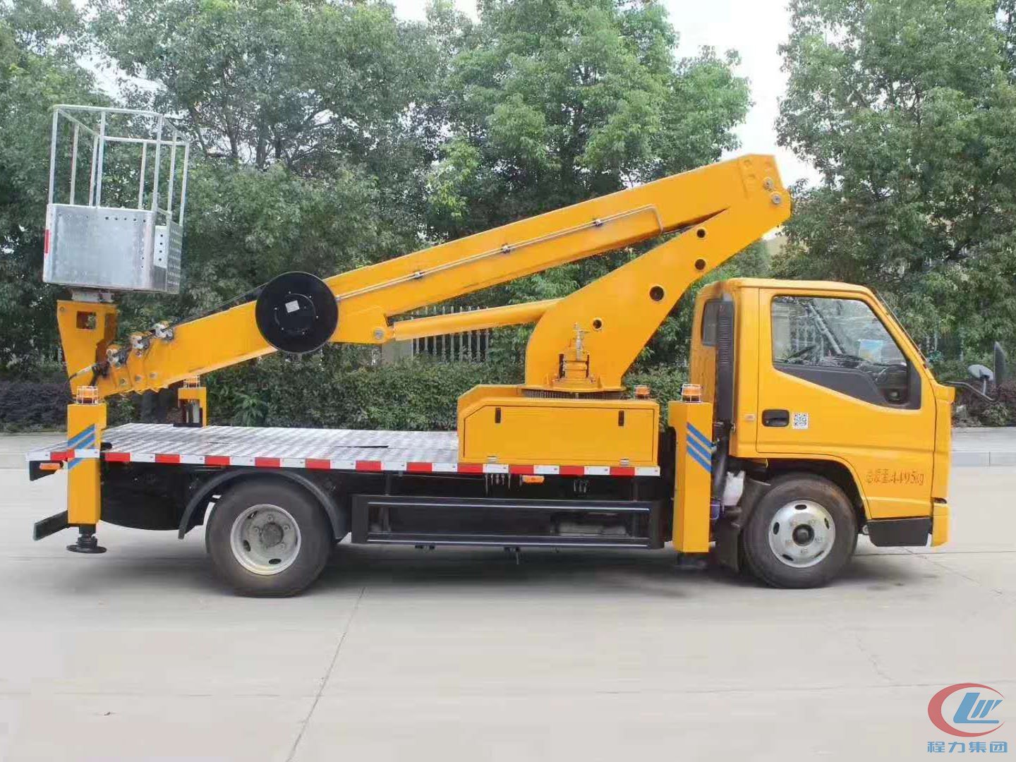 江鈴國(guó)六藍(lán)牌20米高空作業(yè)車(chē)