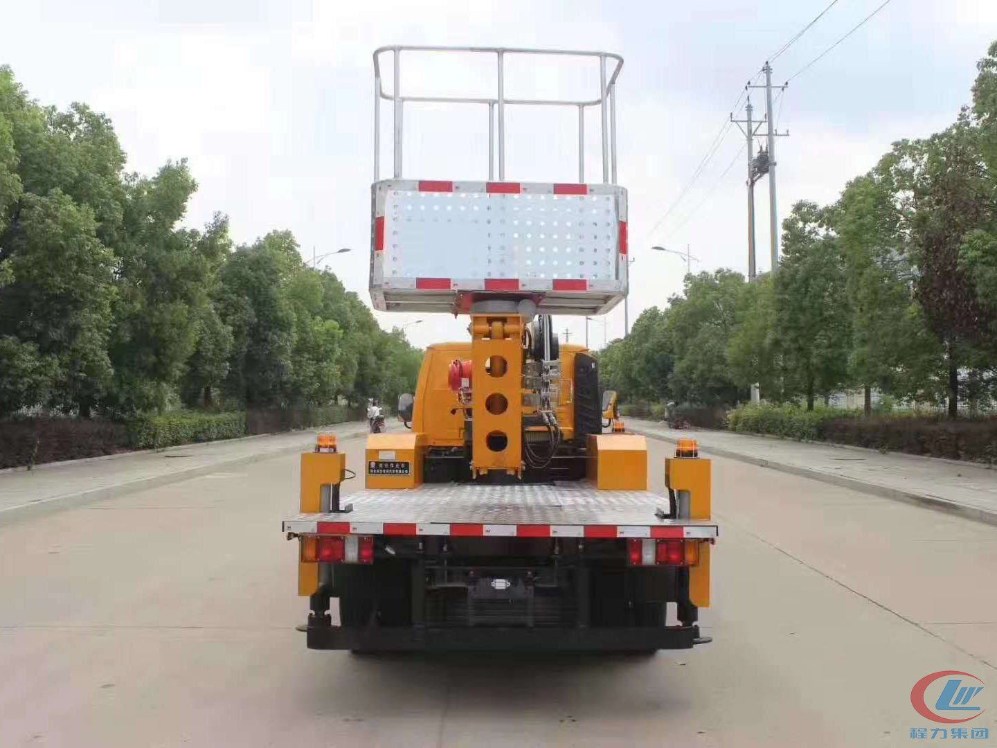 江鈴國(guó)六藍(lán)牌20米高空作業(yè)車(chē)