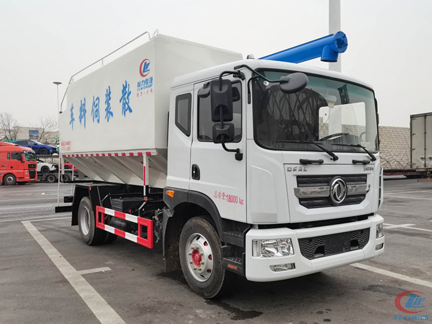 東風(fēng)多利卡D9國(guó)六散裝飼料運(yùn)輸車(chē)