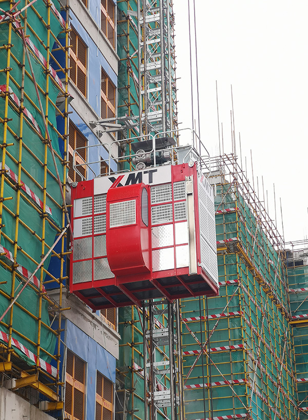 變頻低速三傳動升降機（0～36m/s）