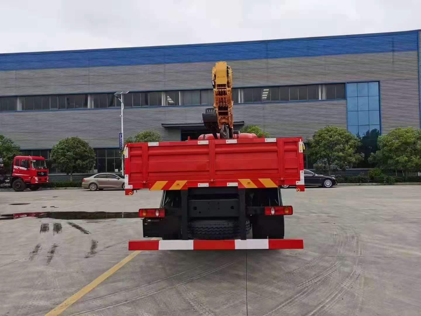 國(guó)六東風(fēng)隨專(zhuān)K5單橋8噸隨車(chē)吊