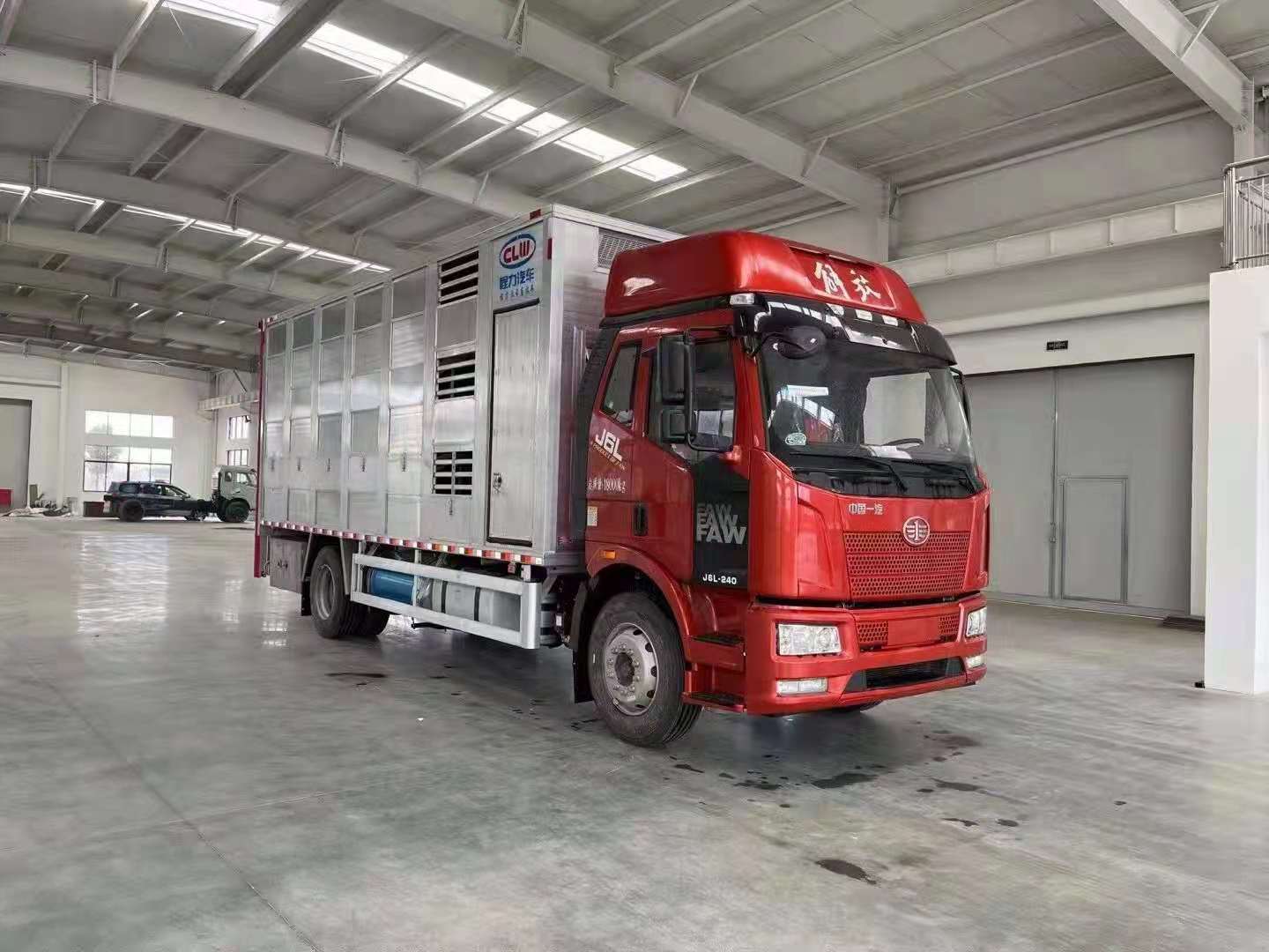 國六解放J6畜禽運(yùn)輸車