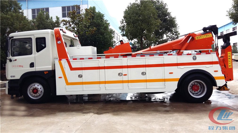 程力集團東風D9一拖一清障車側(cè)面圖