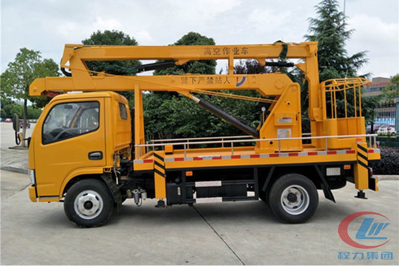 程力東風(fēng)12米藍牌高空作業(yè)車側(cè)面圖