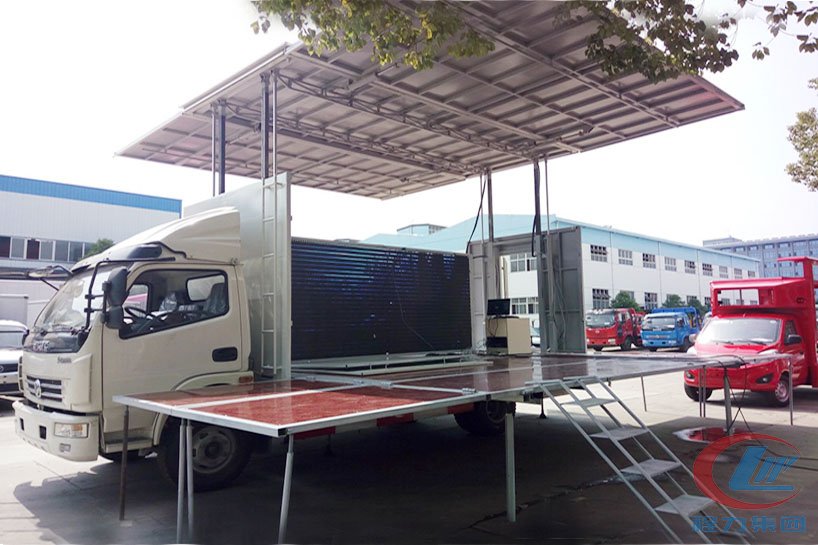 東風(fēng)5.2米廂長(zhǎng)舞臺(tái)車(chē)側(cè)面圖