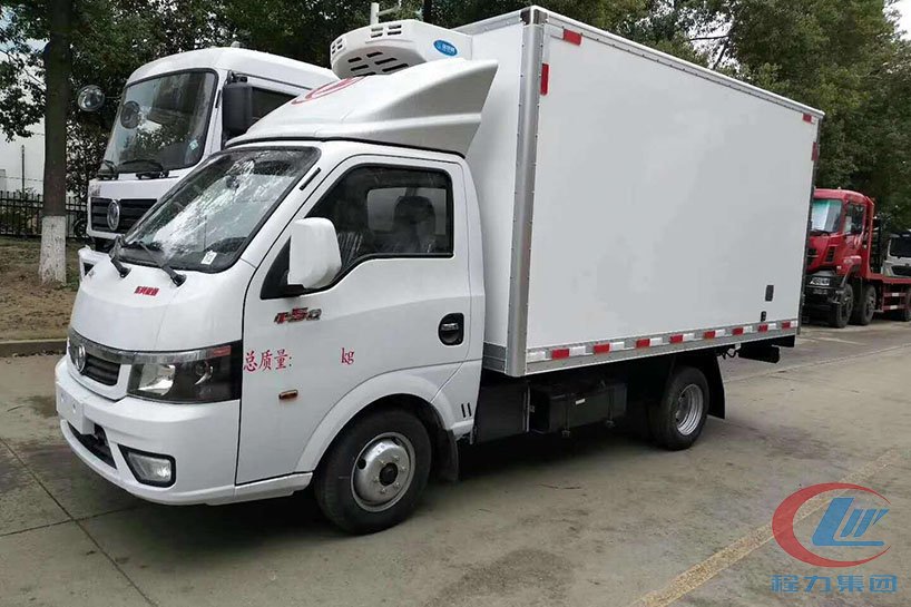 東風途逸3.5米冷藏車側(cè)面圖
