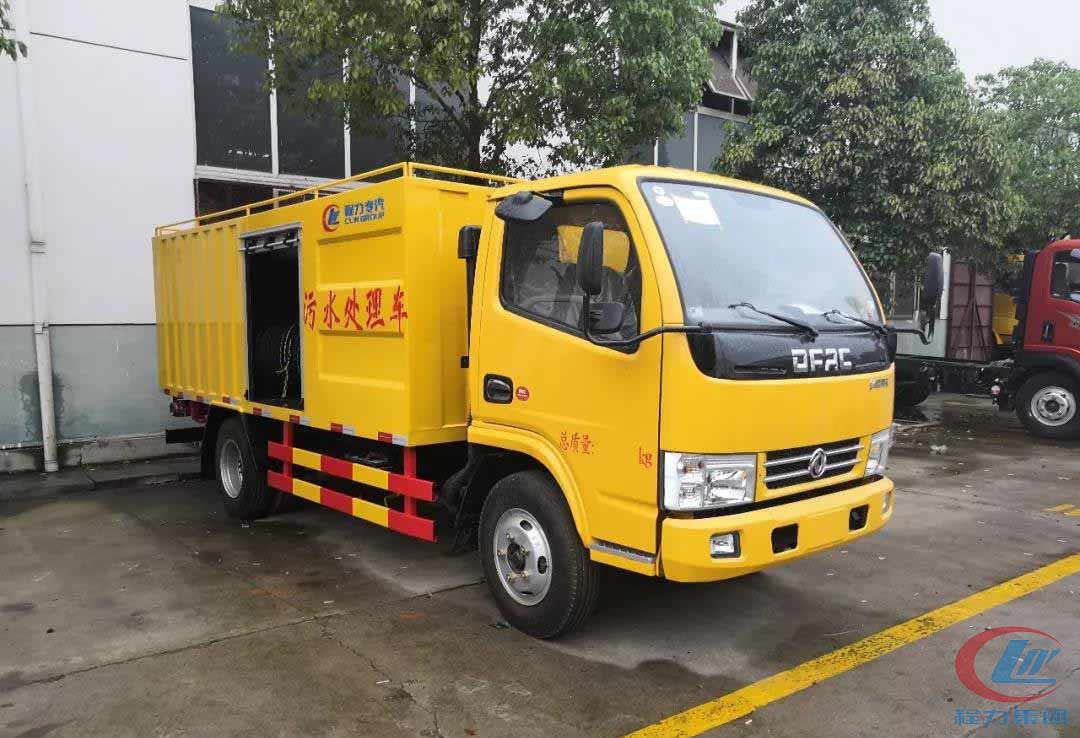 藍(lán)牌污水處理車(chē)