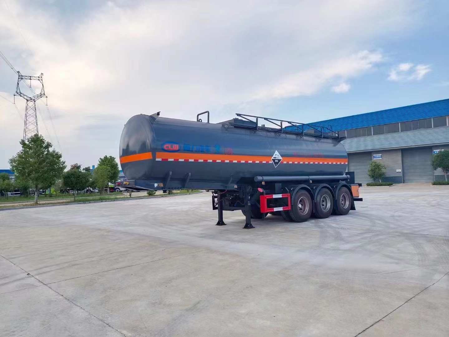 腐油性物品26立方罐式運(yùn)輸半掛車